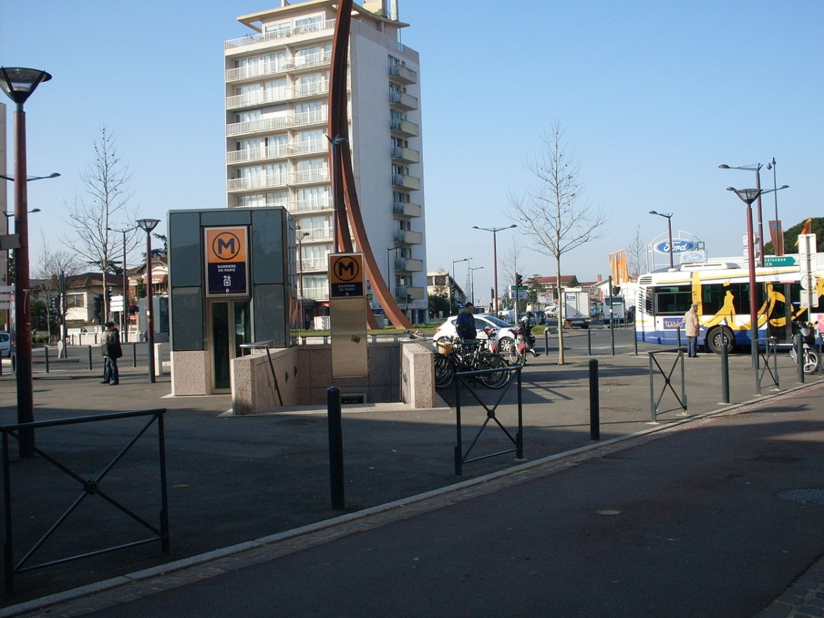 station de métro barrière de paris