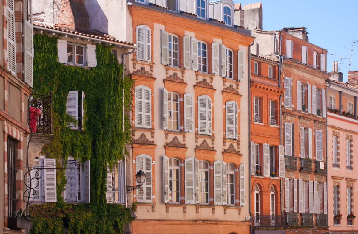  Programme neuf Bruguières - Façade d’immeubles dans le centre de Toulouse