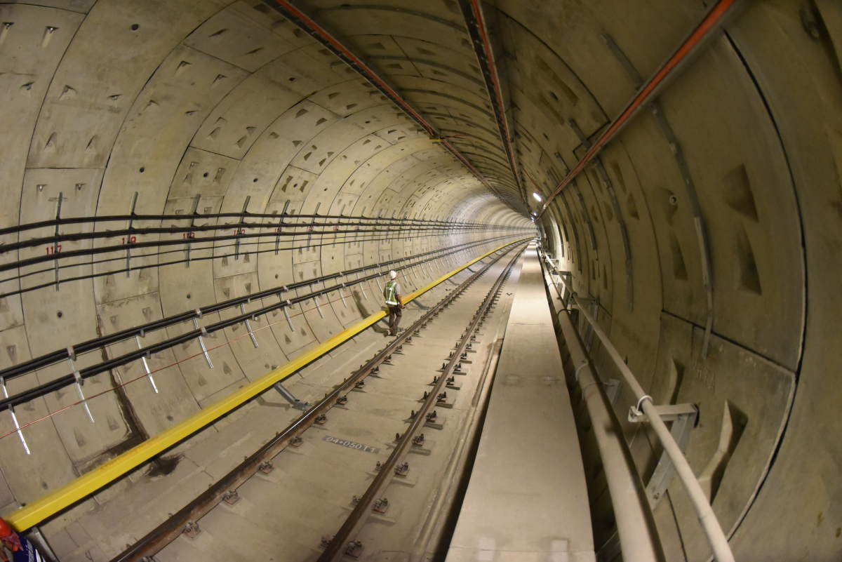Grands chantiers Toulouse 2024 — un ouvrier dans un tunnel de métro