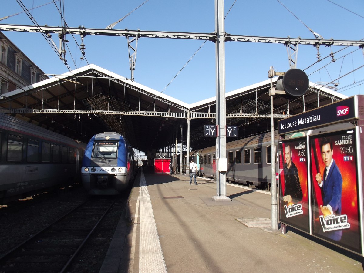 Grand Matabiau Quai d’Oc - Un train à quai à la gare Toulouse Matabiau